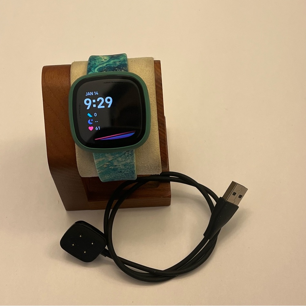 Fitbit Sense Advanced (protective‎ case, tested, Charger)